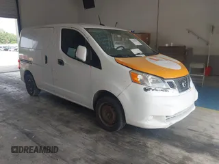2017 Nissan NV200 SV z VIN 3N6CM0KN1HK721262, wystawiony jako IAAI lot #42251679 z przebiegiem 177 939 mil mil oraz . Historia ofert i sprzedaży dostępna na DreamBid. Obrazek 1.
