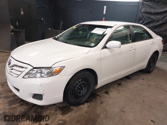 2011 Toyota Camry LE z VIN 4T1BF3EK0BU772878, wystawiony jako IAAI lot #42264913 z przebiegiem 177 820 mil mil oraz . Historia ofert i sprzedaży dostępna na DreamBid. Obrazek 17.