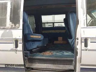 1994 Chevrolet Astro Cargo z VIN 1GBDM19Z0RB167297, wystawiony jako IAAI lot #42305621 z przebiegiem 154 683 mil mil oraz . Historia ofert i sprzedaży dostępna na DreamBid. Obrazek 8.