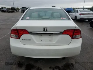 2009 Honda Civic LX z VIN 1HGFA16529L009019, wystawiony jako Copart lot #58039395 z przebiegiem 234 332 mil mil oraz Szkoda całkowita • Salvage title. Historia ofert i sprzedaży dostępna na DreamBid. Obrazek 6.