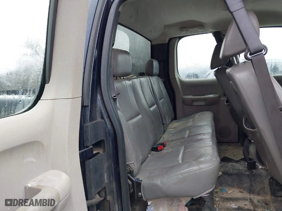 2008 Chevrolet Silverado 1500 Work Truck with VIN 1GCEC19XX8Z293125, listed as a IAAI auction lot 41540875 with 268,582 mi miles. Bid and sale history available at carsss.com. Image 8.