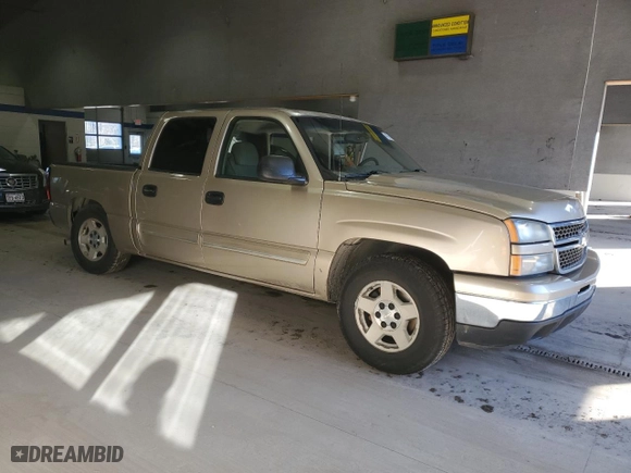 2006 Chevrolet Silverado 1500 LT1 with VIN 2GCEC13T661127499, listed as a Copart auction lot 46291415 with 236,146 mi miles and Salvage Title. Bid and sale history available at carsss.com. Image 4.