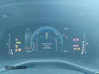 2025 Toyota Camry LE z VIN 4T1DAACK0SU500801, wystawiony jako IAAI lot #42123753 z przebiegiem 11 742 mil mil oraz . Historia ofert i sprzedaży dostępna na DreamBid. Obrazek 7.