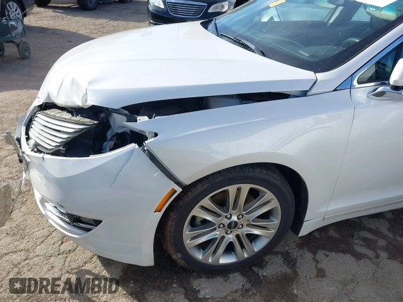 2014 Lincoln MKZ with VIN 3LN6L2GKXER817659, listed as a IAAI auction lot 40896691 with 84,164 mi miles and . Bid and sale history available at DreamBid. Image 6.
