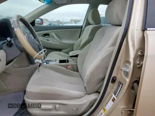2010 Toyota Camry z VIN 4T1BF3EK4AU112728, wystawiony jako Copart lot #54740835 z przebiegiem 133 340 mil mil oraz Szkoda całkowita • Salvage title. Historia ofert i sprzedaży dostępna na DreamBid. Obrazek 7.