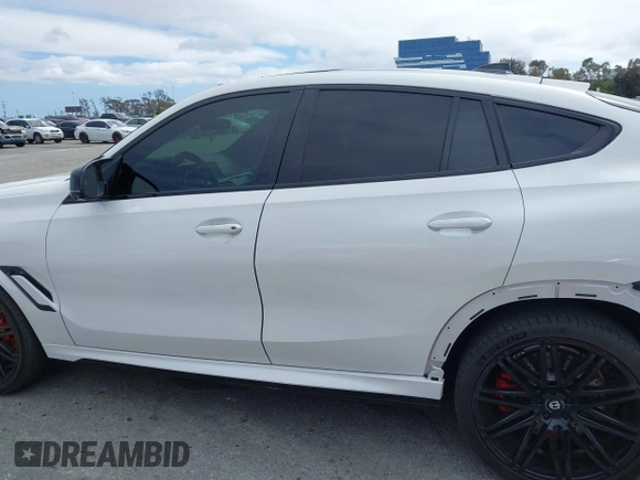 2022 BMW X6 M with VIN 5YMCY0C03N9J18331, listed as a IAAI auction lot 41815291 with 14,907 mi miles. Bid and sale history available at carsss.com. Image 15.