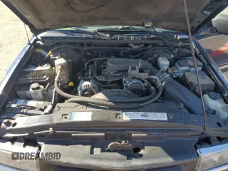 2000 Chevrolet Blazer LT z VIN 1GNDT13W8Y2119632, wystawiony jako Copart lot #47387175 z przebiegiem 140 356 mil mil oraz Szkoda całkowita • Salvage title. Historia ofert i sprzedaży dostępna na DreamBid. Obrazek 12.