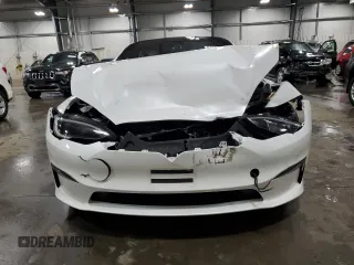 2023 Tesla Model S с VIN 5YJSA1E5XPF500758, выставлен на аукционе Copart как лот 51654685 с пробегом 25 390 миль миль и Списание • Salvage title. История ставок и продаж доступна на DreamBid. Изображение 5.