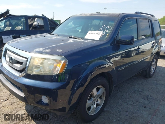 2011 Honda Pilot EX-L with VIN 5FNYF4H53BB100669, listed as a IAAI auction lot 42028998 with 137,215 mi miles. Bid and sale history available at carsss.com. Image 2.