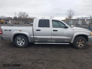 2006 Dodge Dakota SLT with VIN 1D7HW48N76S639553, listed as a IAAI auction lot 41810258 with 140,745 mi miles. Bid and sale history available at carsss.com. Image 13.