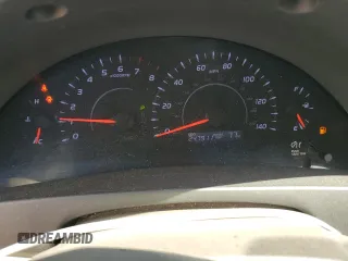 2011 Toyota Camry LE z VIN 4T1BF3EK6BU593874, wystawiony jako Copart lot #51959955 z przebiegiem 247 911 mil mil oraz Szkoda całkowita • Salvage title. Historia ofert i sprzedaży dostępna na DreamBid. Obrazek 9.