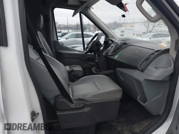 2018 Ford Transit z VIN 1FTYR2CM1JKA72172, wystawiony jako IAAI lot #41864907 z przebiegiem Nie podano mil oraz . Historia ofert i sprzedaży dostępna na DreamBid. Obrazek 5.