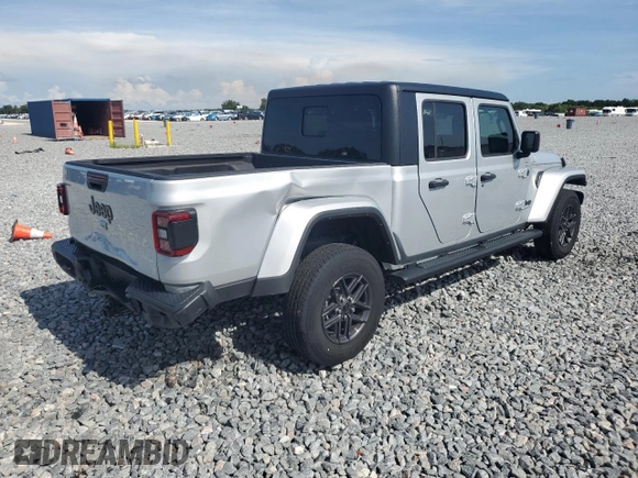 2024 Jeep Gladiator Sport S z VIN 1C6HJTAG2RL110743, wystawiony jako Copart lot #61727815 z przebiegiem 4 846 mil mil oraz Szkoda całkowita • Salvage title. Historia ofert i sprzedaży dostępna na DreamBid. Obrazek 3.