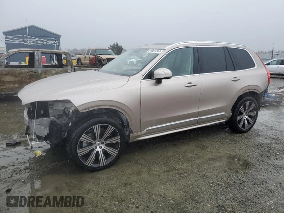 2023 Volvo XC90 Ultimate with VIN YV4062PA1P1958154, listed as a Copart auction lot 84087244 with 3,662 mi miles and Salvage Title. Bid and sale history available at carsss.com. Image 1.