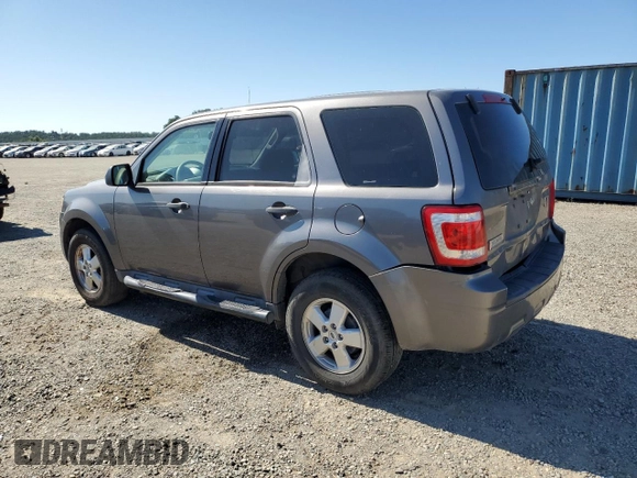 2009 Ford Escape XLS z VIN 1FMCU02729KA14846, wystawiony jako Copart lot #61658205 z przebiegiem 239 852 mil mil oraz Czysty tytuł • Clean title. Historia ofert i sprzedaży dostępna na DreamBid. Obrazek 2.