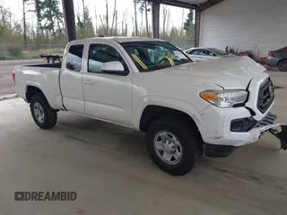 2021 Toyota Tacoma SR с VIN 3TYRX5GN8MT005858, выставлен на аукционе IAAI как лот 42022056 с пробегом 59 608 миль миль и . История ставок и продаж доступна на DreamBid. Изображение 1.