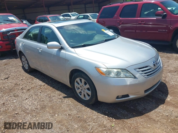 2009 Toyota Camry LE z VIN 4T1BK46K49U592233, wystawiony jako IAAI lot #42205847 z przebiegiem 141 226 mil mil oraz . Historia ofert i sprzedaży dostępna na DreamBid. Obrazek 1.
