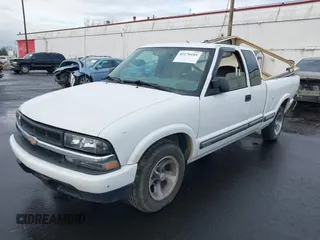 2001 Chevrolet S-10 LS with VIN 1GCCS19511K146361, listed as a IAAI auction lot 41170185 with 103,937 mi miles and . Bid and sale history available at DreamBid. Image 2.