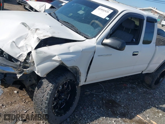 2000 Toyota Tacoma with VIN 5TEWN72N1YZ690947, listed as a IAAI auction lot 41951521 with 207,119 mi miles and . Bid and sale history available at DreamBid. Image 6.