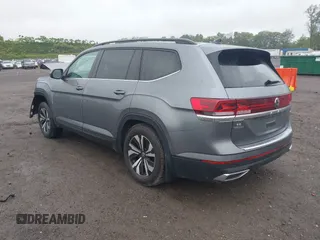2024 Volkswagen Atlas SE with VIN 1V2LR2CA8RC514627, listed as a IAAI auction lot 42314638 with 18,722 mi miles and . Bid and sale history available at DreamBid. Image 3.