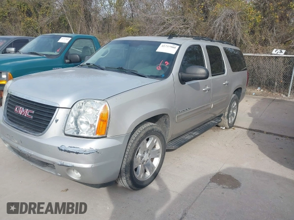 2007 GMC Yukon XL SLT with VIN 1GKFC16047R212196, listed as a IAAI auction lot 41737980 with 214,919 mi miles. Bid and sale history available at carsss.com. Image 2.