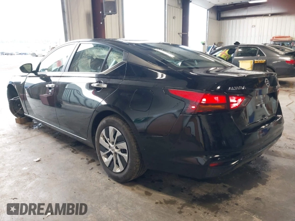 2022 Nissan Altima S z VIN 1N4BL4BV4NN375423, wystawiony jako IAAI lot #42092507 z przebiegiem 26 689 mil mil oraz . Historia ofert i sprzedaży dostępna na DreamBid. Obrazek 3.