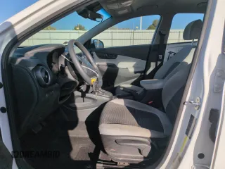 2022 Hyundai Kona SE z VIN KM8K2CAB1NU830115, wystawiony jako Copart lot #52919145 z przebiegiem 42 621 mil mil oraz Szkoda całkowita • Salvage title. Historia ofert i sprzedaży dostępna na DreamBid. Obrazek 7.