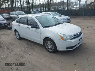 2011 Ford Focus SE with VIN 1FAHP3FN4BW199904, listed as a IAAI auction lot 41882463 with 109,798 mi miles. Bid and sale history available at carsss.com. Image 1.