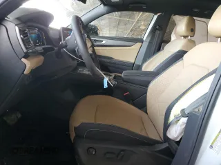2024 Volkswagen Atlas SE z VIN 1V2KE2CA1RC201958, wystawiony jako Copart lot #59052675 z przebiegiem 43 922 mil mil oraz Szkoda całkowita • Salvage title. Historia ofert i sprzedaży dostępna na DreamBid. Obrazek 7.