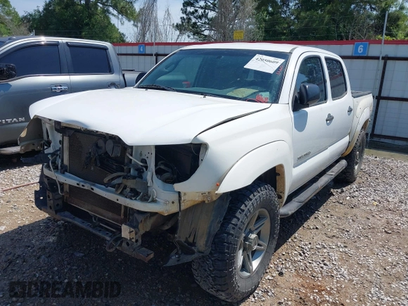 2013 Toyota Tacoma with VIN 5TFLU4EN0DX071533, listed as a IAAI auction lot 42050609 with 204,624 mi miles and . Bid and sale history available at DreamBid. Image 6.