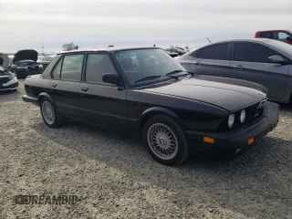 1988 BMW M5 z VIN WBSDC930XJ2791080, wystawiony jako Copart lot #45013965 z przebiegiem 158 194 mil mil oraz Tytuł czysty. Historia ofert i sprzedaży dostępna na DreamBid. Obrazek 4.