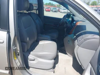 2004 Toyota Sienna XLE with VIN 5TDBA22C64S025481, listed as a IAAI auction lot 42140330 with 167,124 mi miles. Bid and sale history available at carsss.com. Image 5.