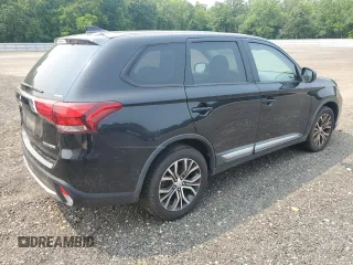 2018 Mitsubishi Outlander ES with VIN JA4AZ3A3XJJ005328, listed as a Copart auction lot 59413165 with 113,172 mi miles and Salvage title. Bid and sale history available at DreamBid. Image 3.