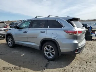 2016 Toyota Highlander LE with VIN 5TDBKRFH4GS285510, listed as a Copart auction lot 48464045 with 106,744 mi miles and Salvage Title. Bid and sale history available at carsss.com. Image 2.