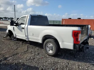 2017 Ford F-250 XL z VIN 1FTBF2A68HEB56355, wystawiony jako Copart lot #77892084 z przebiegiem 142 921 mil mil oraz Szkoda całkowita • Salvage title. Historia ofert i sprzedaży dostępna na DreamBid. Obrazek 2.