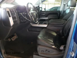 2016 Chevrolet Silverado 3500HD LTZ z VIN 1GC4K0C87GF258682, wystawiony jako Copart lot #57608235 z przebiegiem 213 684 mil mil oraz Szkoda całkowita • Salvage title. Historia ofert i sprzedaży dostępna na DreamBid. Obrazek 7.