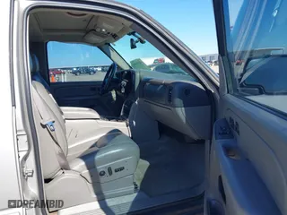 2005 Chevrolet Tahoe LT with VIN 1GNEC13T85J254296, listed as a IAAI auction lot 41676900 with 214,305 mi miles. Bid and sale history available at carsss.com. Image 5.