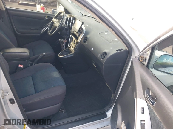2006 Toyota Matrix STD z VIN 2T1KR30E76C582320, wystawiony jako IAAI lot #41423912 z przebiegiem 210 504 mil mil oraz . Historia ofert i sprzedaży dostępna na DreamBid. Obrazek 5.