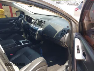 2009 Nissan Murano SL z VIN JN8AZ18U69W025703, wystawiony jako IAAI lot #42454283 z przebiegiem 141 133 mil mil oraz . Historia ofert i sprzedaży dostępna na DreamBid. Obrazek 5.