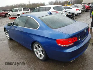 2007 BMW 3 Series 328i z VIN WBAWB335X7P130881, wystawiony jako IAAI lot #41863080 z przebiegiem 248 856 mil mil oraz . Historia ofert i sprzedaży dostępna na DreamBid. Obrazek 3.