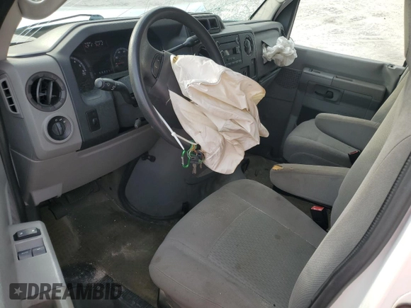 2013 Ford Econoline Passenger XL with VIN 1FBSS3BLXDDA19833, listed as a Copart auction lot 54133245 with 224,074 mi miles and Non repairable. Bid and sale history available at DreamBid. Image 8.
