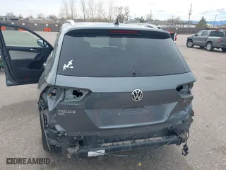 2020 Volkswagen Tiguan SE with VIN 3VV2B7AX3LM103195, listed as a IAAI auction lot 41847710 with 40,782 mi miles. Bid and sale history available at carsss.com. Image 6.