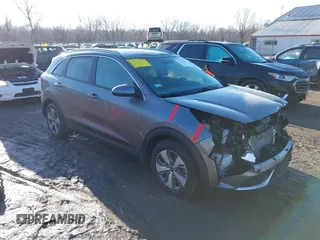 2018 Kia Niro LX with VIN KNDCB3LC9J5157982, listed as a IAAI auction lot 41660700 with 63,023 mi miles. Bid and sale history available at carsss.com. Image 1.