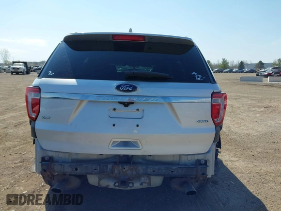 2017 Ford Explorer XLT with VIN 1FM5K8D85HGC53358, listed as a IAAI auction lot 42042665 with 97,807 mi miles and . Bid and sale history available at carsss.com. Image 16.