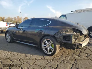 2014 Porsche Panamera S E-Hybrid with VIN WP0AD2A77EL044731, listed as a Copart auction lot 82918834 with 41,296 mi miles and Salvage Title. Bid and sale history available at carsss.com. Image 2.