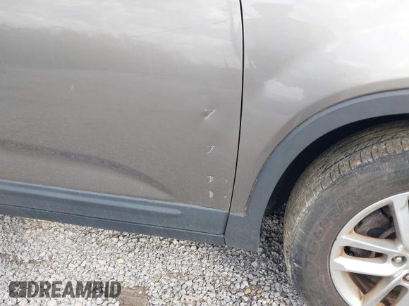 2015 Kia Sorento LX with VIN 5XYKT4A74FG556687, listed as a IAAI auction lot 41914405 with 115,234 mi miles. Bid and sale history available at carsss.com. Image 6.