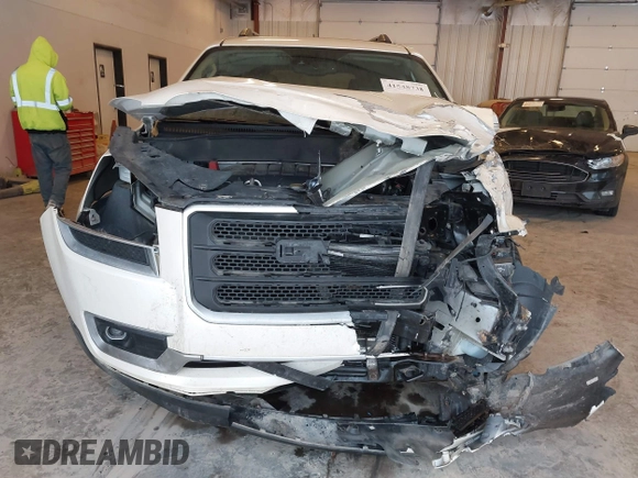 2014 GMC Acadia SLT with VIN 1GKKVSKD8EJ285431, listed as a IAAI auction lot 41548738 with 187,587 mi miles. Bid and sale history available at carsss.com. Image 6.
