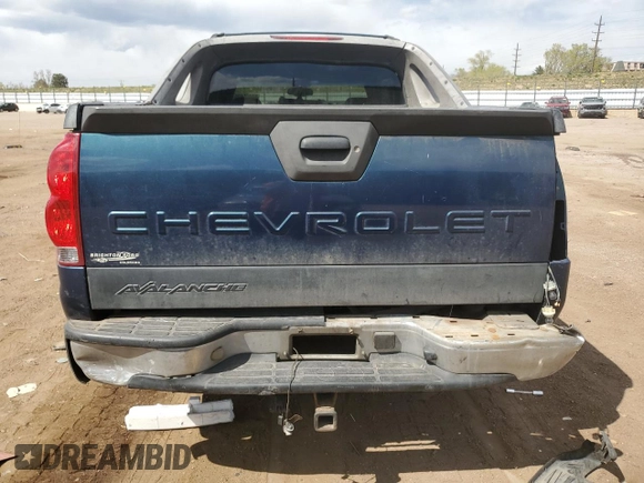 2005 Chevrolet Avalanche Z71 z VIN 3GNEK12Z95G250137, wystawiony jako Copart lot #53466925 z przebiegiem Nie podano mil oraz Nie do naprawy • Non repairable. Historia ofert i sprzedaży dostępna na DreamBid. Obrazek 6.
