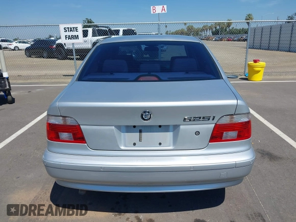2003 BMW 5 Series 525i z VIN WBADT43403G032776, wystawiony jako IAAI lot #42142615 z przebiegiem Nie podano mil oraz . Historia ofert i sprzedaży dostępna na DreamBid. Obrazek 16.