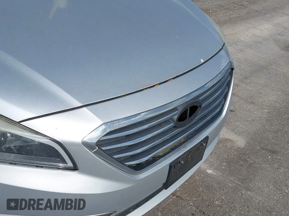2016 Hyundai Sonata SE z VIN 5NPE24AF0GH335038, wystawiony jako IAAI lot #41958970 z przebiegiem 142 468 mil mil oraz . Historia ofert i sprzedaży dostępna na DreamBid. Obrazek 6.